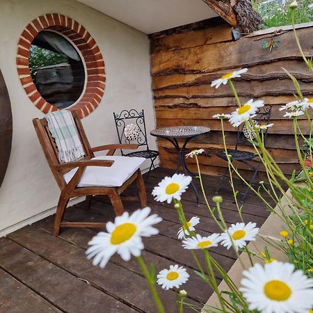 Cranfield Retreat & Glamping & Hobbit House Hotel Long Melford Exterior photo
