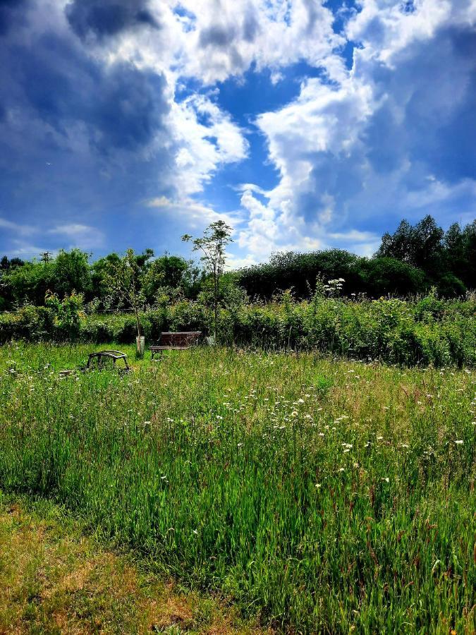 Cranfield Retreat & Glamping & Hobbit House Hotel Long Melford Exterior photo