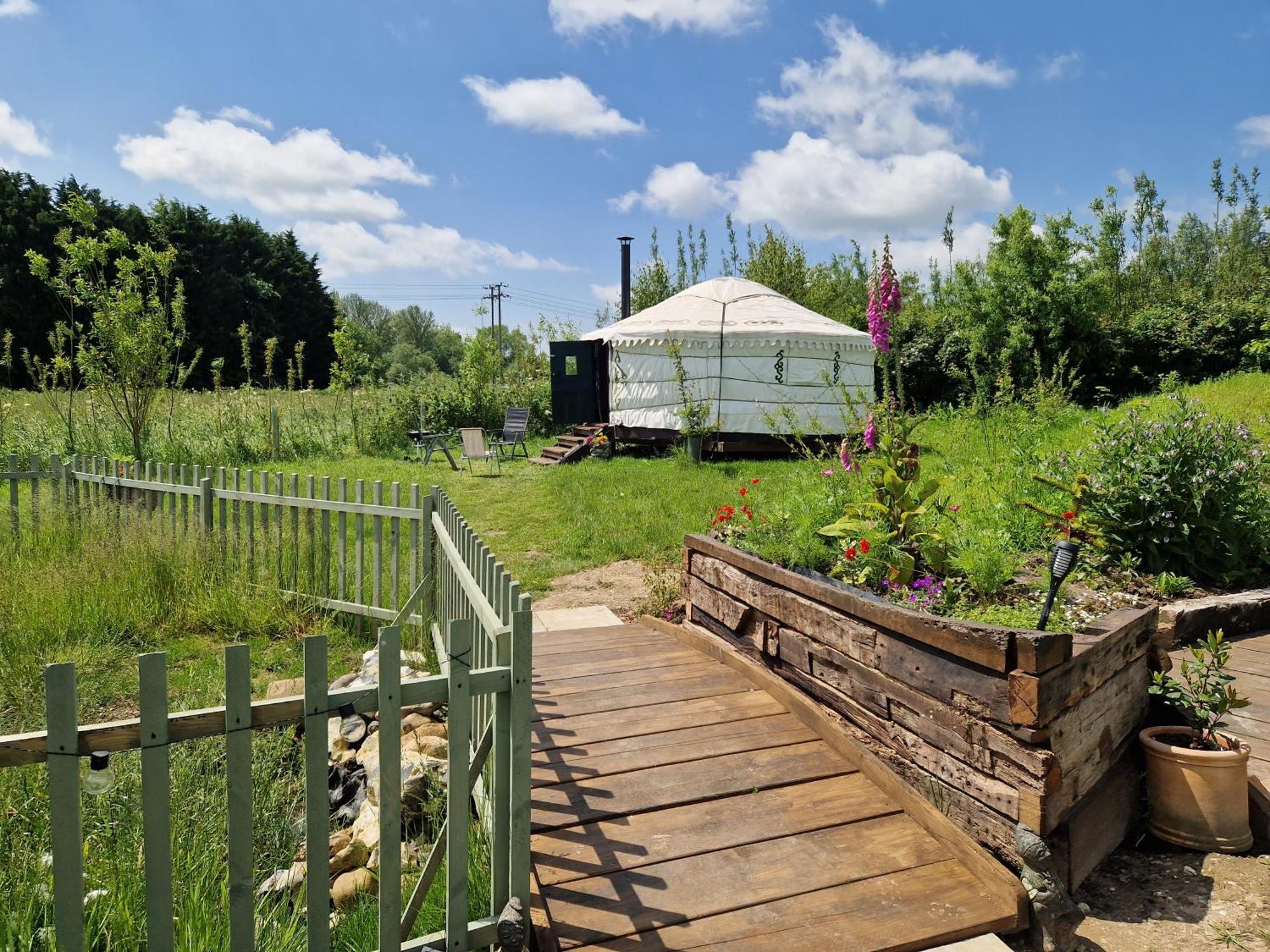 Cranfield Retreat & Glamping & Hobbit House Hotel Long Melford Exterior photo