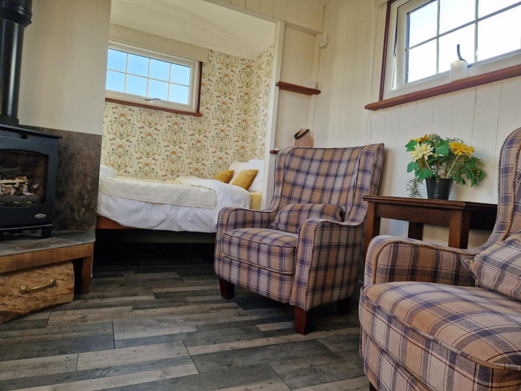 Cranfield Retreat & Glamping & Hobbit House Hotel Long Melford Exterior photo